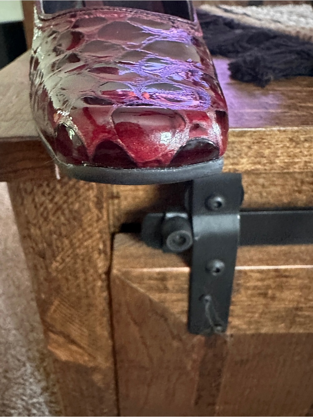 AEROSOLES Deep Burgundy Croc-Embossed Pumps 7.5 - Picture 7 of 14